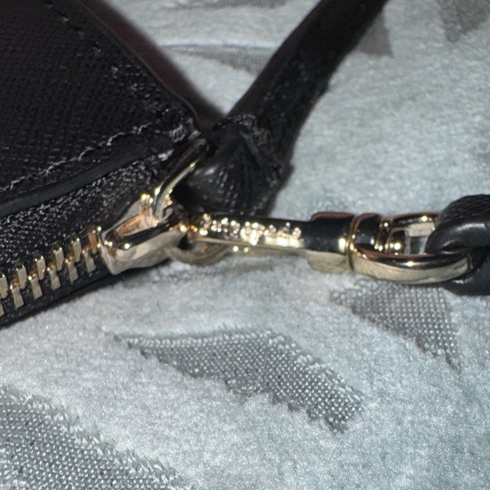 Kate Spade ♠️ Black Wristlet - Picture 3 of 7